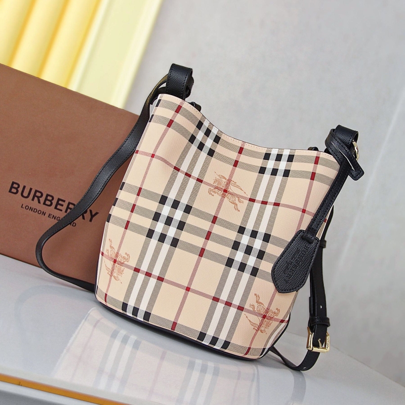 B**rry bucket bags